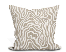 Load image into Gallery viewer, Thibaut Alessandro Pillow