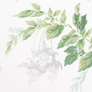 SCHUMACHER GARDEN GATE CHINTZ FABRIC 178682 / GREY