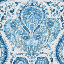 Load image into Gallery viewer, Paisley Court