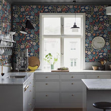 Load image into Gallery viewer, Schumacher Trädgården Wallpaper 2095 / Midnight Multi
