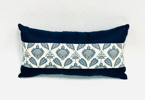 11” X 20” Lumbar Pillow in Fabricut Pondicherry Indigo