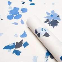 Load image into Gallery viewer, Schumacher Fairfarren Wallpaper 5014884 / Clean Blue