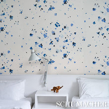 Load image into Gallery viewer, Schumacher Fairfarren Wallpaper 5014884 / Clean Blue