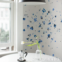 Load image into Gallery viewer, Schumacher Fairfarren Wallpaper 5014884 / Clean Blue