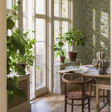 Load image into Gallery viewer, Schumacher Citronträd Wallpaper 5702 / Ivory And Leaf