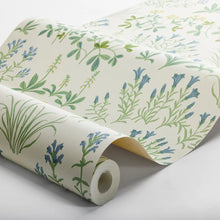 Load image into Gallery viewer, Schumacher Noras Äng Wallpaper 5803 / Leaf