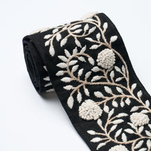 Load image into Gallery viewer, Schumacher Ashoka Tape Trim 76298 / Black &amp; Cream