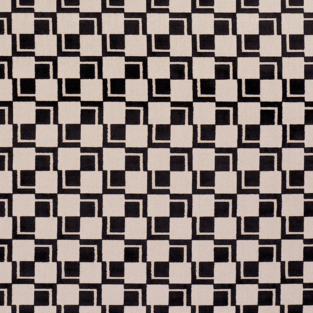 Schumacher Edison Velvet Fabric 84802 / Noir