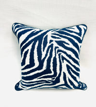 Load image into Gallery viewer, 24” X 24” Diane Von Furstenberg Zebra Navy &amp; White Linen Print Pillow Cover