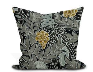 Thibaut Desmond Pillow