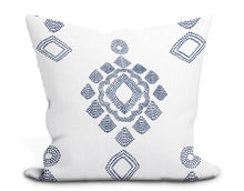 Load image into Gallery viewer, Thibaut Province Medallion Pillow