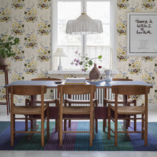 Load image into Gallery viewer, Schumacher Fågelbo Wallpaper 1961 / Multi