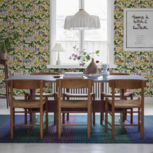 Load image into Gallery viewer, Schumacher Ros Och Lilja Wallpaper 1962 / Ivory