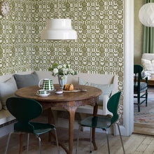 Load image into Gallery viewer, Schumacher Fruktlåda Wallpaper 1971 / Olive