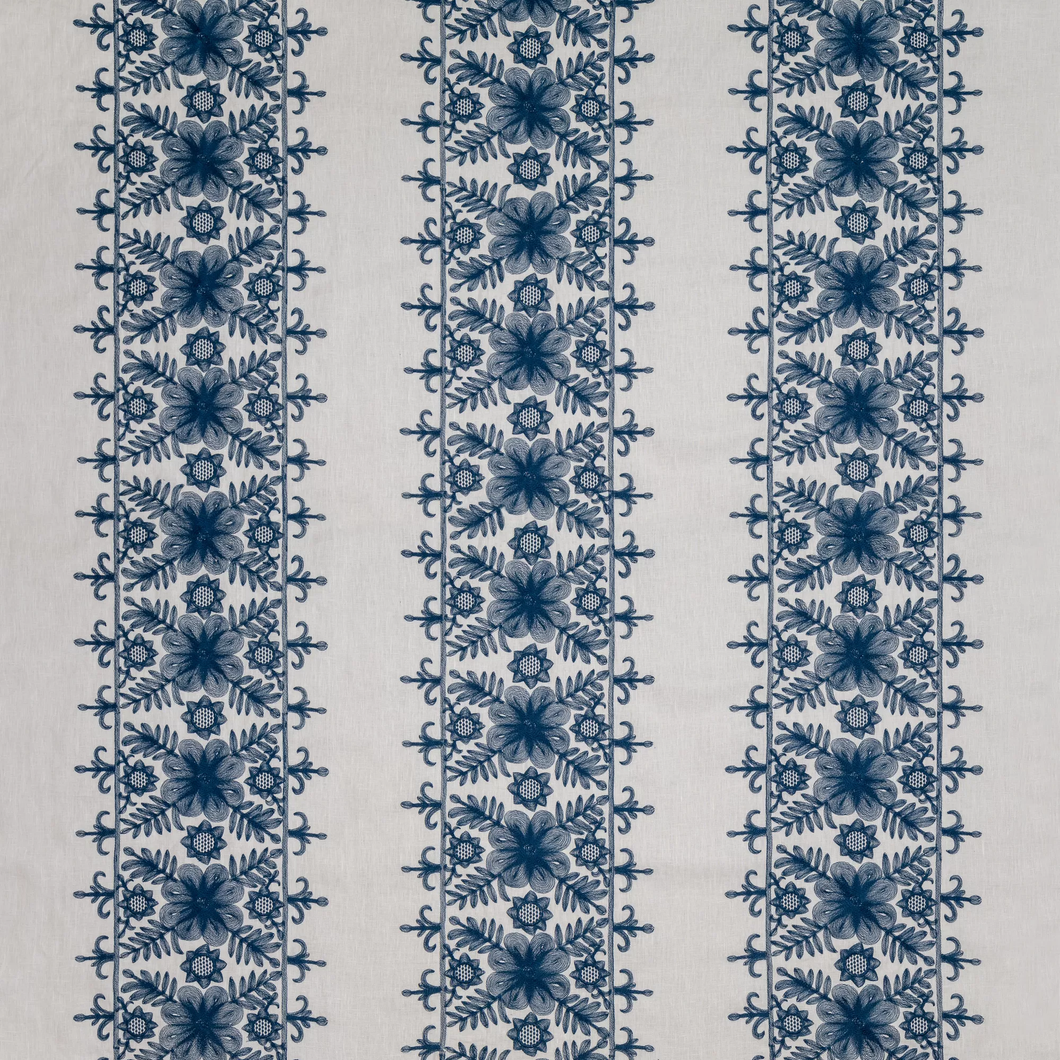 Lee Jofa Angelica Fabric / Navy