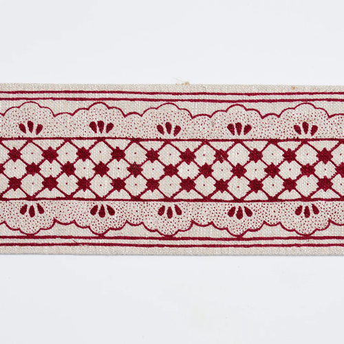 Schumacher Davison Scalloped Tape Trim / Crimson