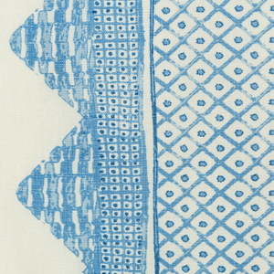 Lee Jofa Whitaker Print Fabric / Sky/Delft