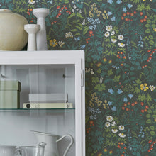 Load image into Gallery viewer, Schumacher Flora Wallpaper 5474 / Spruce