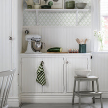 Load image into Gallery viewer, Schumacher Trellis Leaves Wallpaper 7671 / Leaf