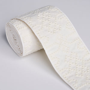 Schumacher Knotted Trellis Tape Trim 80884 / White On White