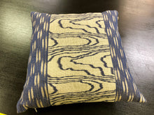 Load image into Gallery viewer, 19&quot; x 19&quot; Agate Groundworks by Kelly Wreastler for Lee Jofa Fabric Linen Pillow Cover